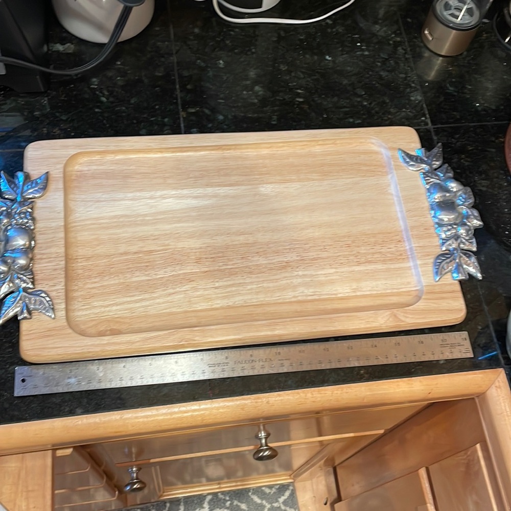 Windsome Wood vtg  WOOD CHEESE BOARD Charcuterie ALUMINUM Pear /apple Beachwood